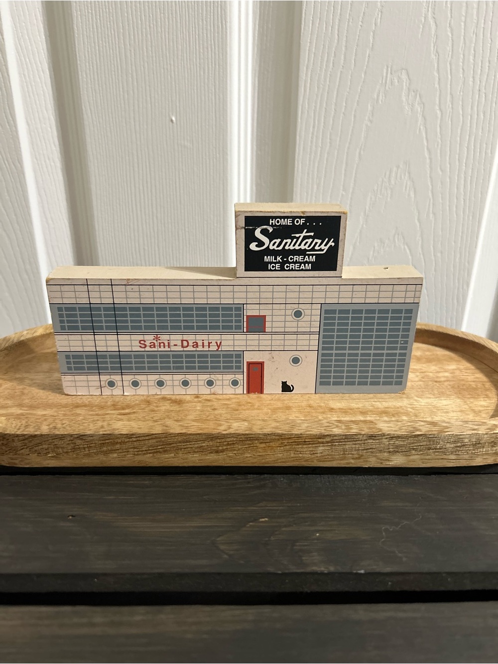 Vintage 1996 The Cat’s Meow Sanitary Dairy Co, Johnstown, PA Wooden Shelf Sitter